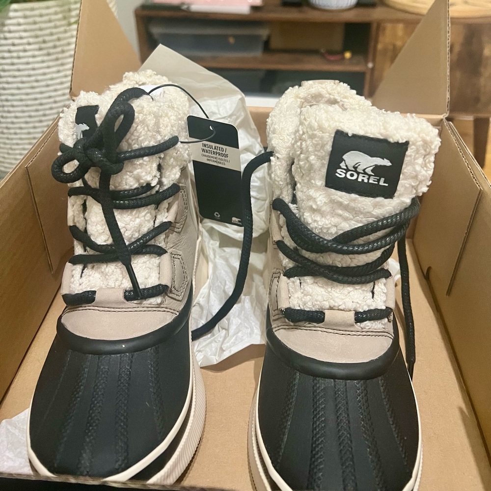 Sorel Women's Out N About IV Chillz Waterproof Boots- size 5 - Picture 2 of 5